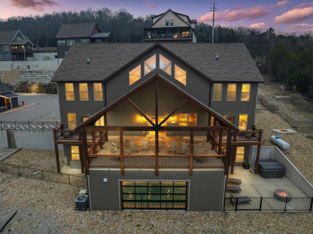 Twelve-Bedroom Holiday Home