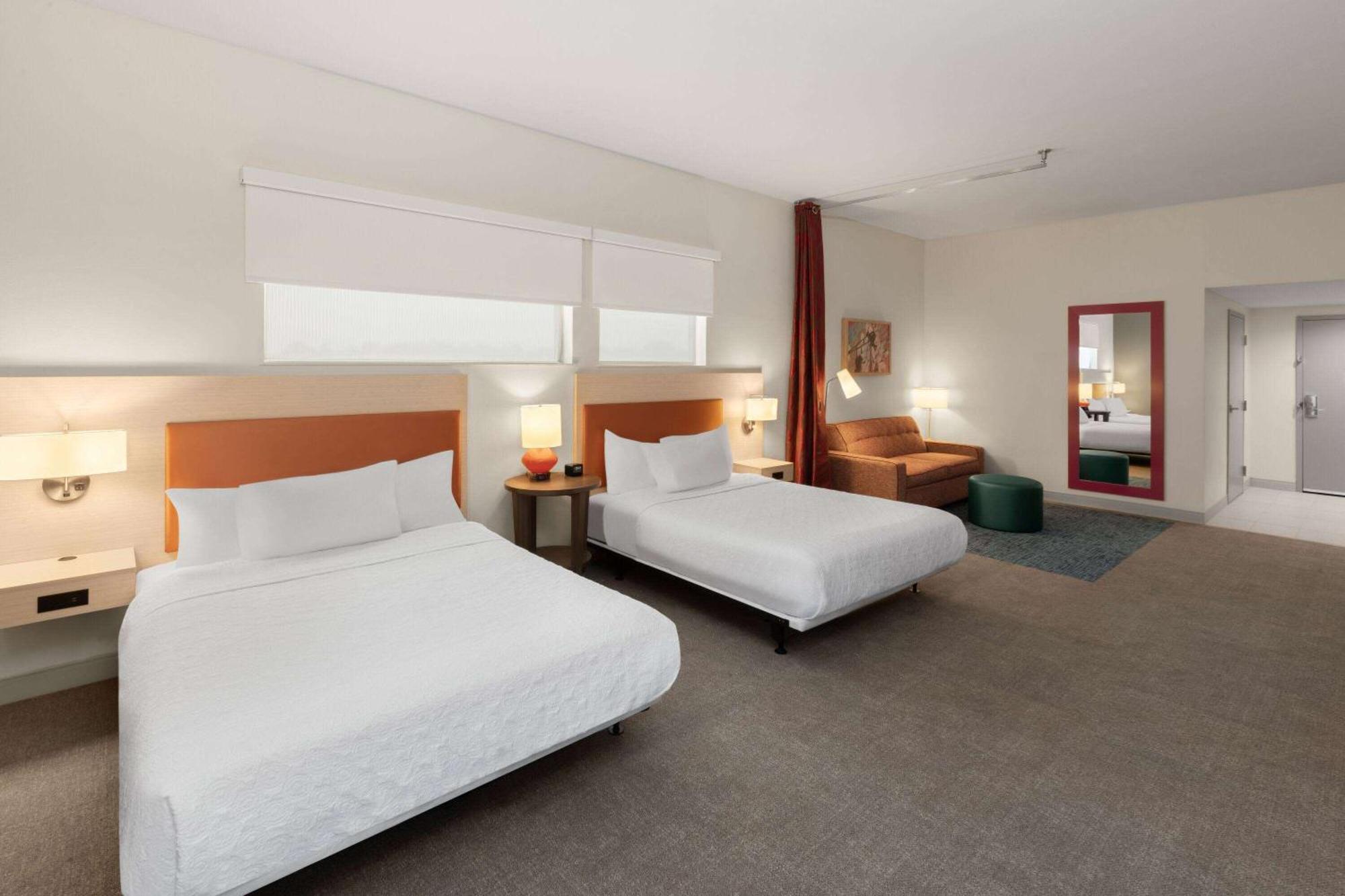 2 Queen Beds, Mobility Accessible Studio