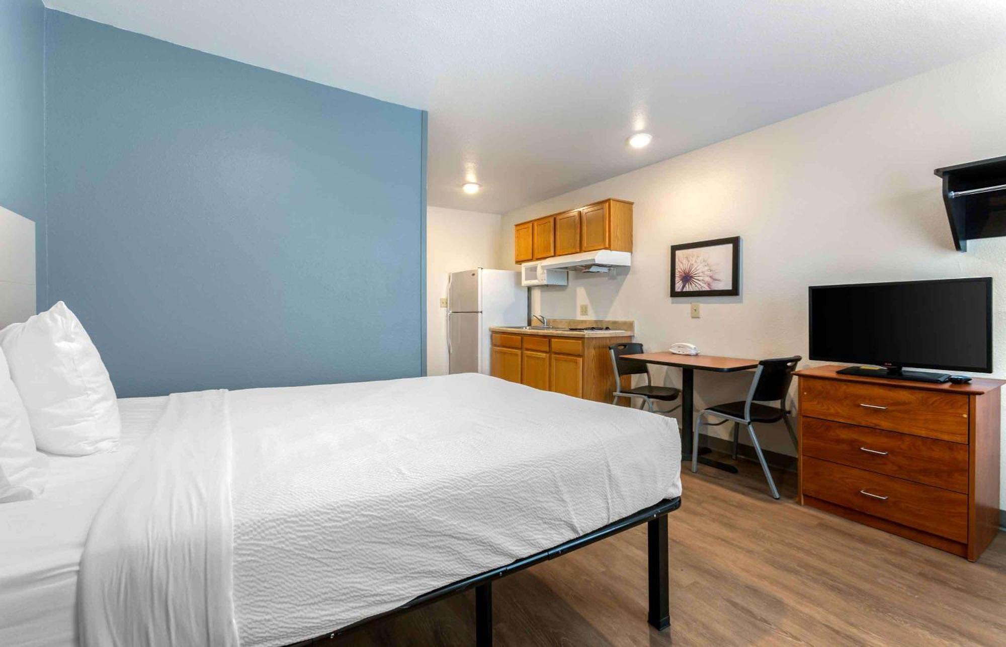 1 Full Bed 