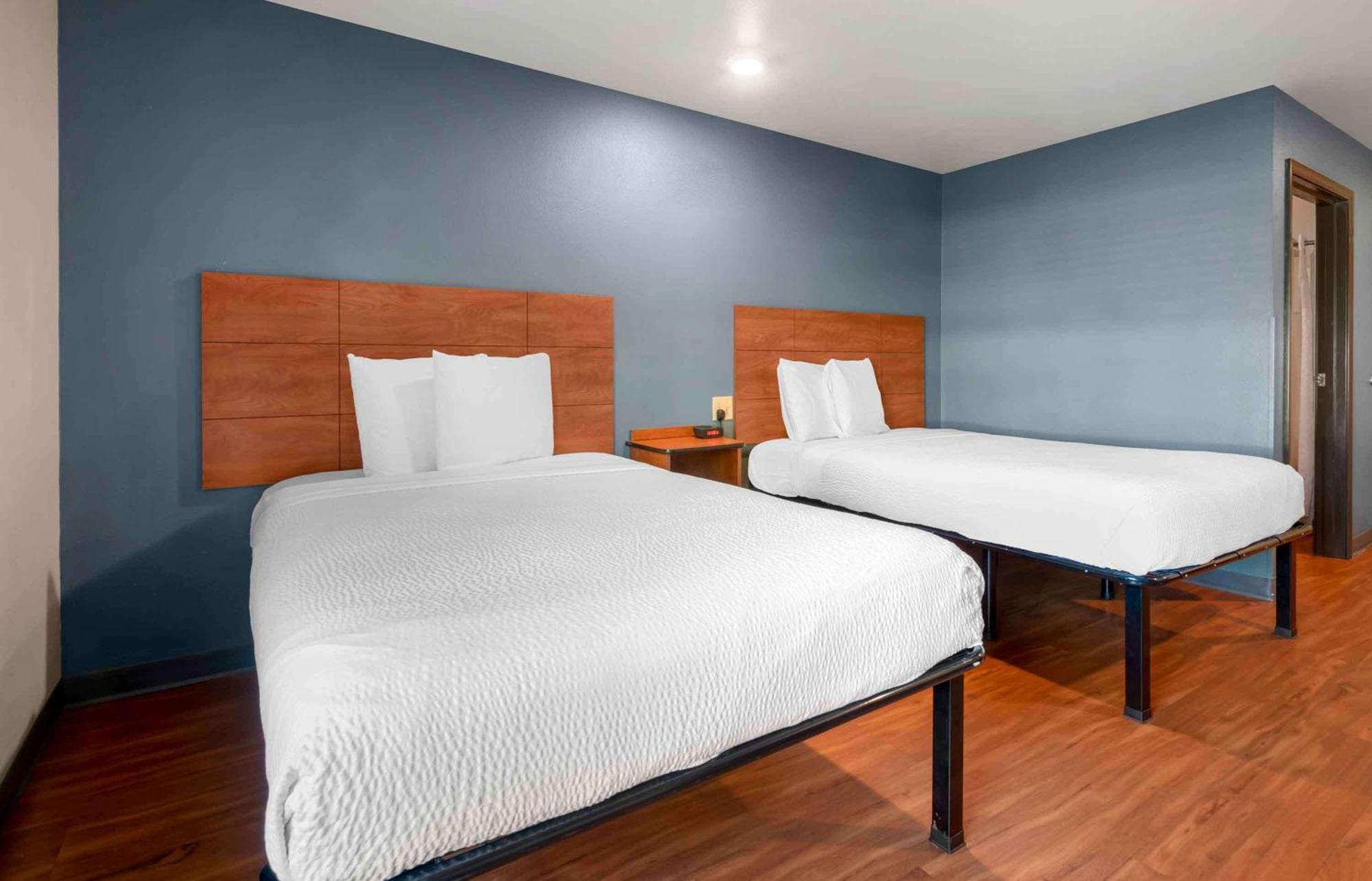Standard Queen Room with Two Queen Beds - Non-Smoking