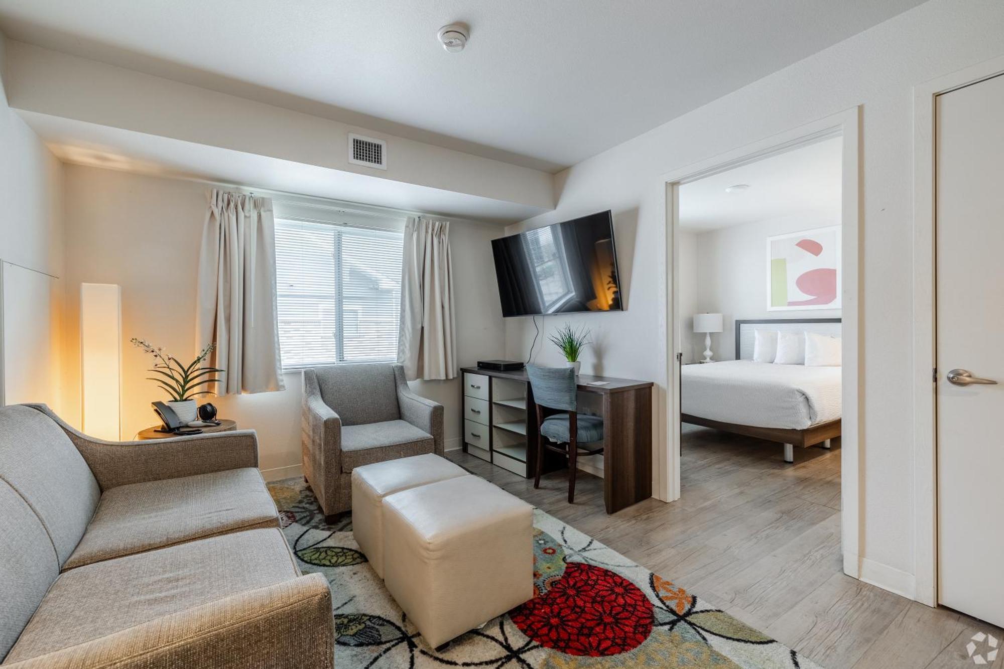 One Bedroom Suite Queen Bed,1572726956:JPEG