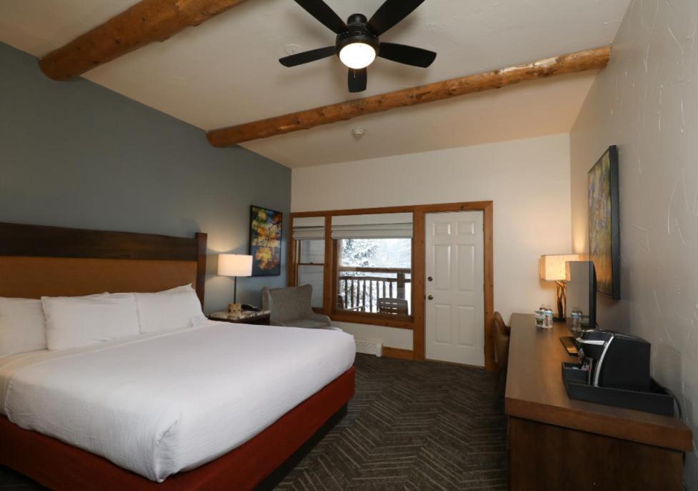 Lodge King Room