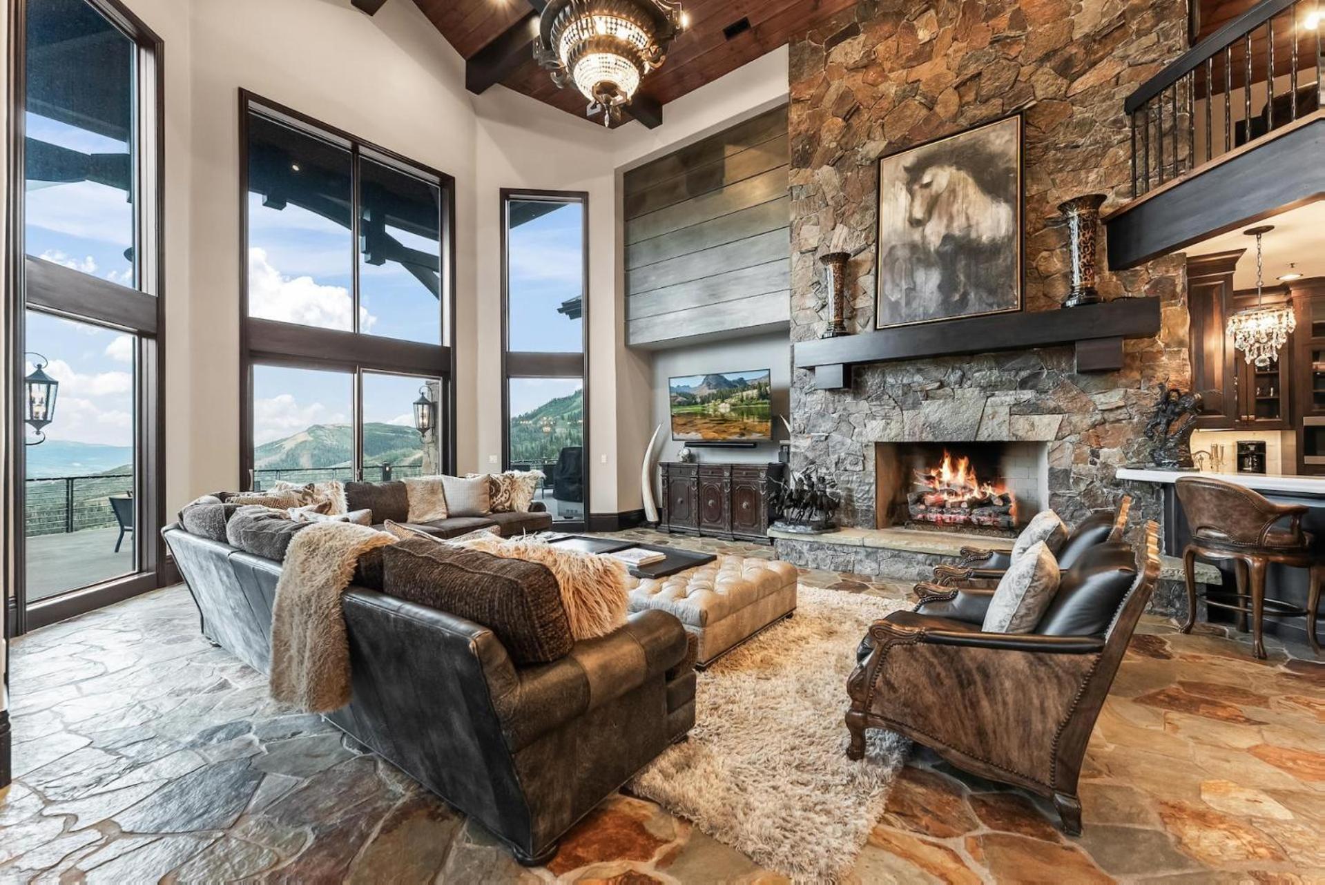 Seven-Bedroom House,1769940224:JPEG