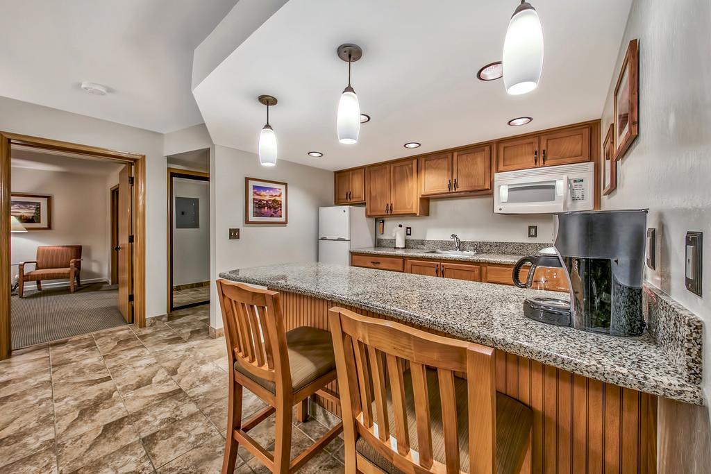 One-Bedroom,824585114:JPEG