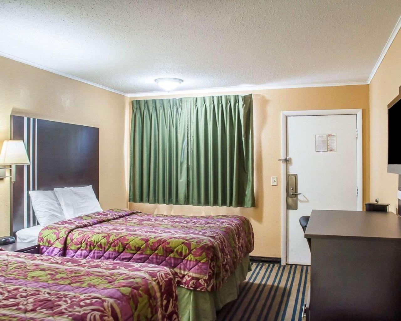 Standard Room with Two Double Beds - Smoking