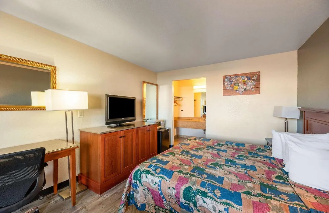 Econo Lodge Phoenix North I-17-1