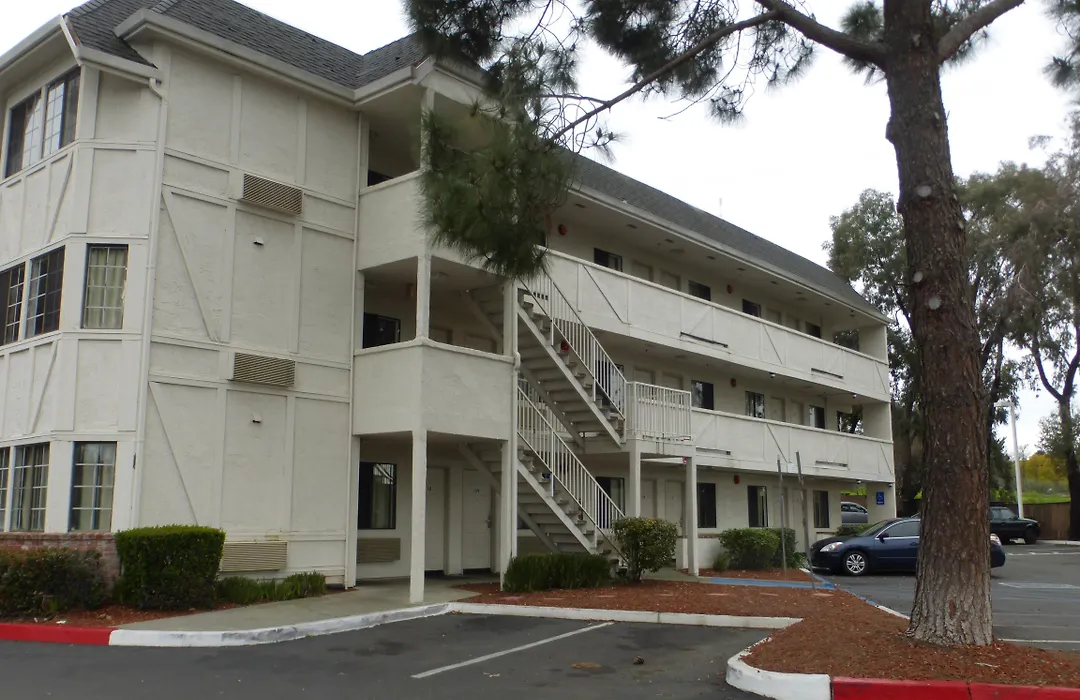 Econo Lodge-1