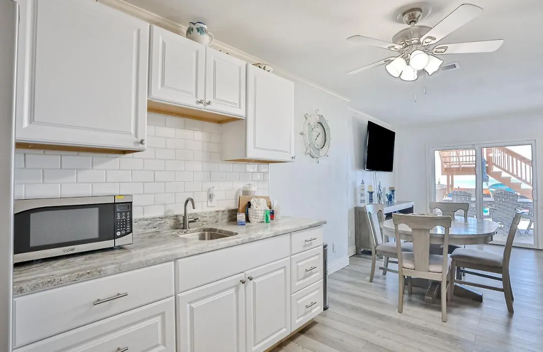 Captain'S Quarters At Green Reef Townhomes-1