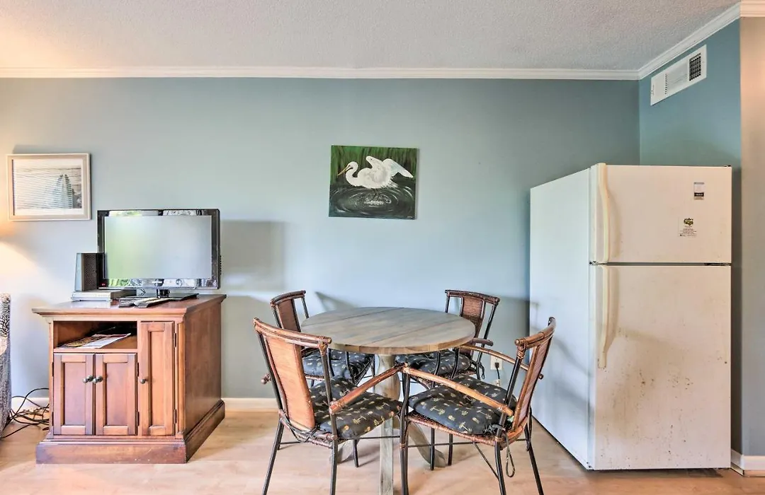 Walk To Folly Field Beach: Condo In Hilton Head!-1