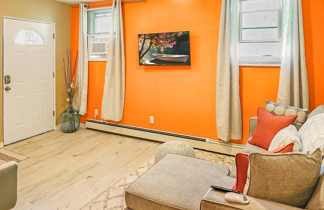 The Cozy Corner Suite* *Fast Wifi* *278 Mbps* *30 Min To Nyc-1