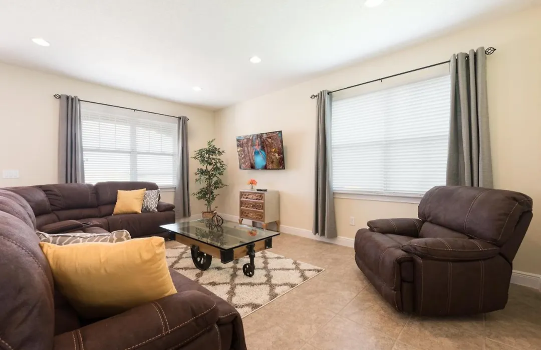 Wilmington Loop 6 Bedroom Luxury Villa With Pool And Spa-1