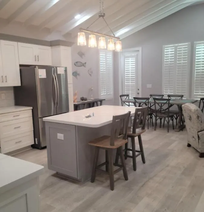 Venture Out 600 Seabreeze Dr Comes With Golf Cart-1