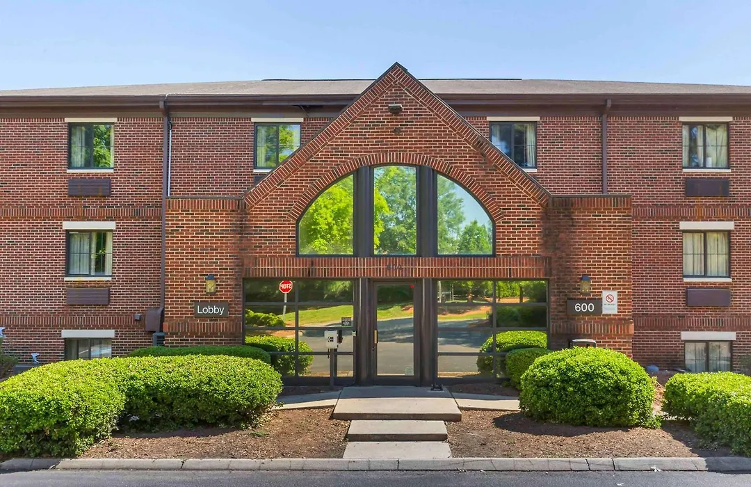 Suburban Studios Cary - Rdu Airport-1