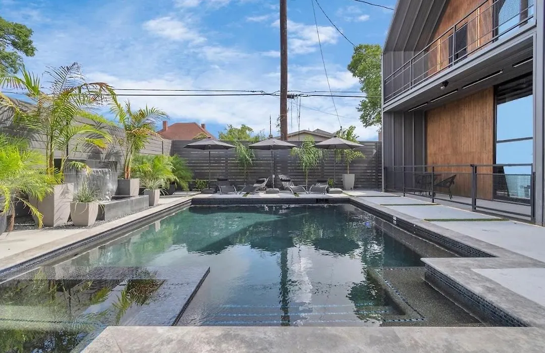 Poolside Loft: Great For Events-1