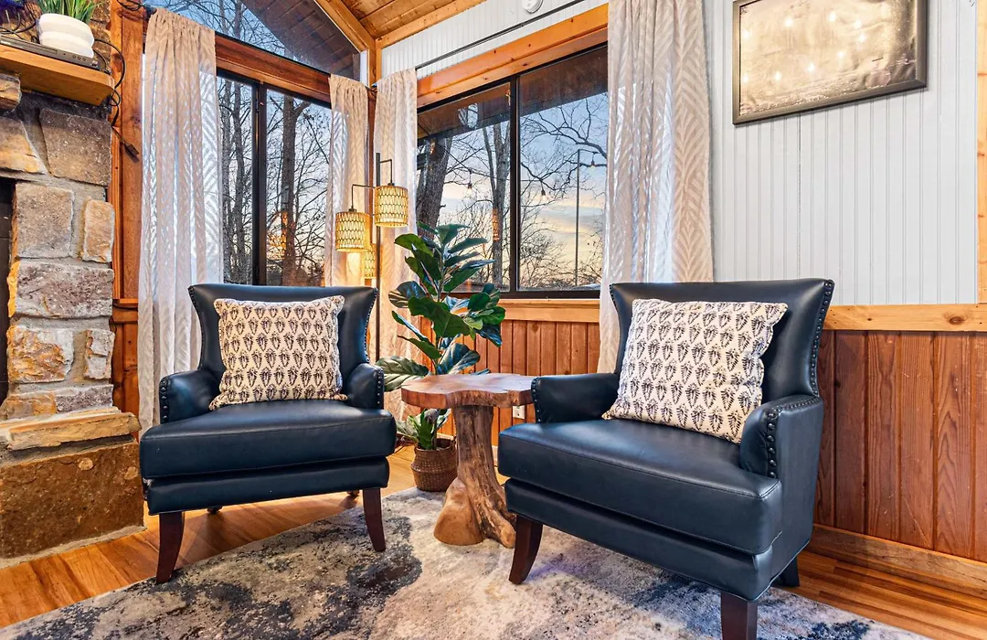 The Family Stone Luxe Cabin Sleeps 12 Hot Tub Dogfriendly Dollywood-1