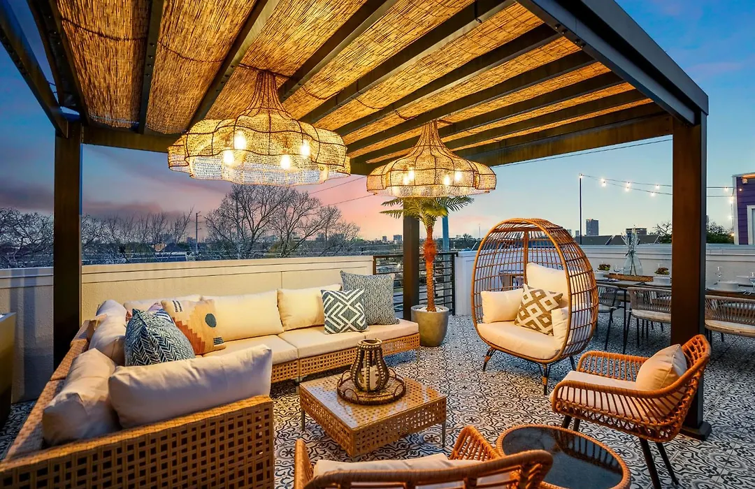 The Green Haus: Luxxe Cabana Rooftop Retreat-1