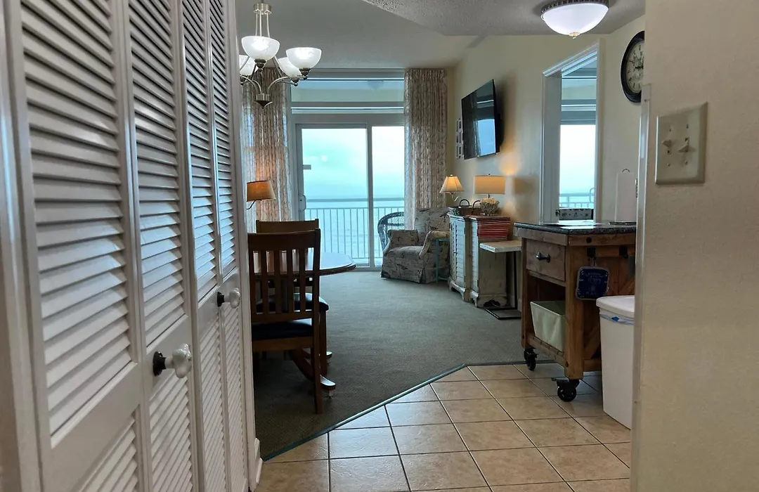 2501 S Ocean Blvd, 0811 - Ocean Front Sleeps 6-1