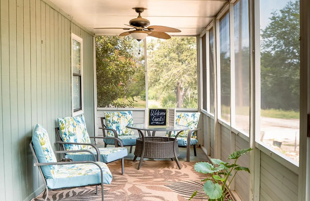 Hadley'S House - A Country 3 Bdrm With Screened-In Porch-1