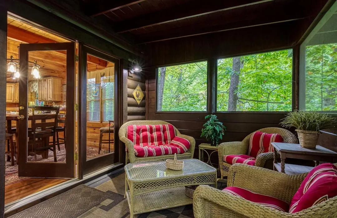 Free Attraction Tickets-Rise N Shine 3Br Cabin With Hot Tub, Pool Table-Arcade Game-1