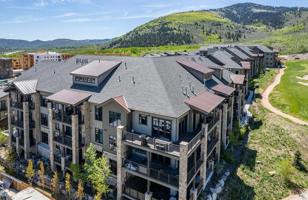 , Walk To Skiing At Cabriolet, Mountain View, Shared Pool And Hot Tub, Gym-1
