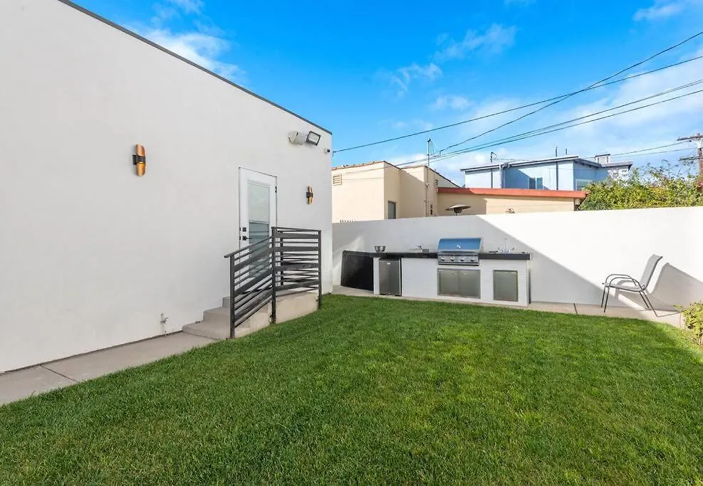 Prime Location, Stylish Space: 3Br Home With Bbq-1