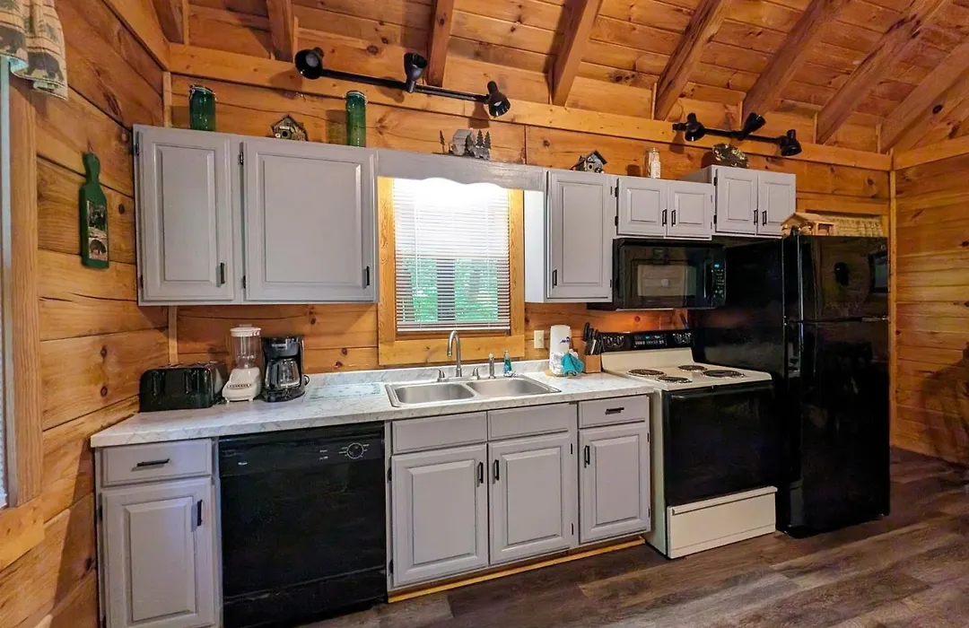 Er57 - Bear Haven - Great Location! Close To All The Action! Cabin-1