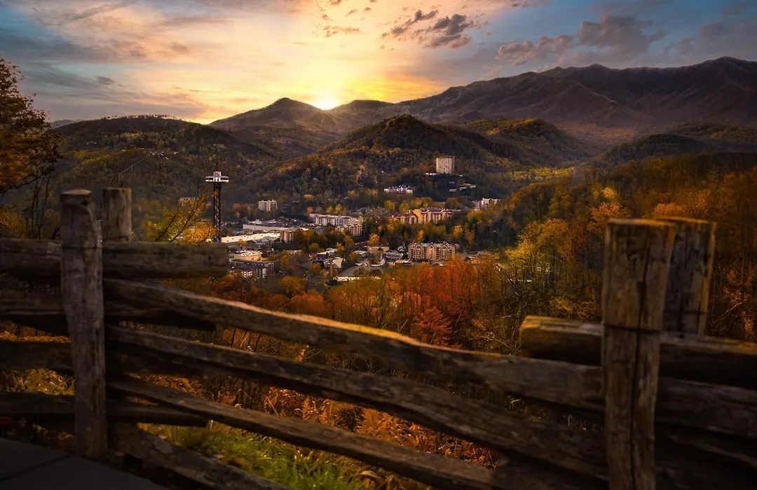 Creekside Lodge, Hot Tub, 1089 Of Free Attraction Tickets For Each Paid Day, Dollywood And More!-1
