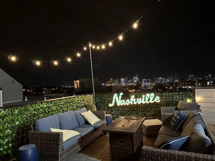 New And Luxurious Home By Downtown Nashville With Rooftop Deck!-1