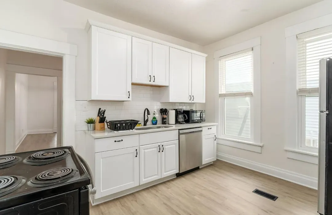 Housepitality - The Madison House - Brand New-1