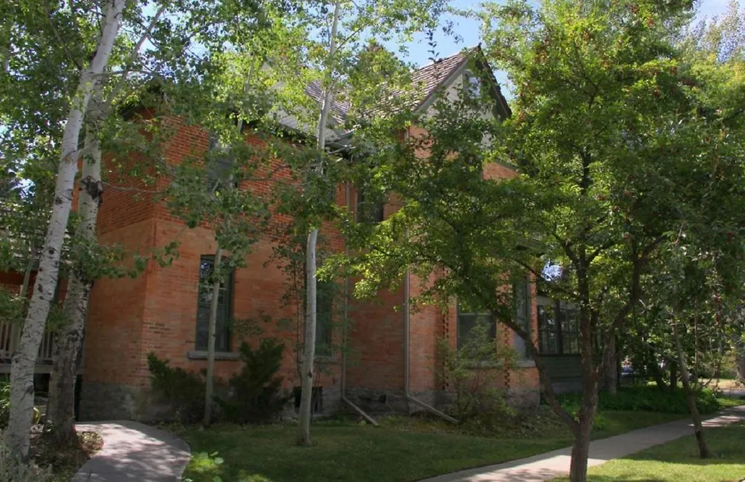 Historic Neighborhood 2 Blocks From Downtown Bozeman,-1