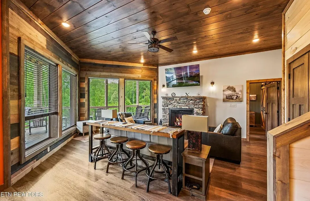 Hemlock Hideaway-1