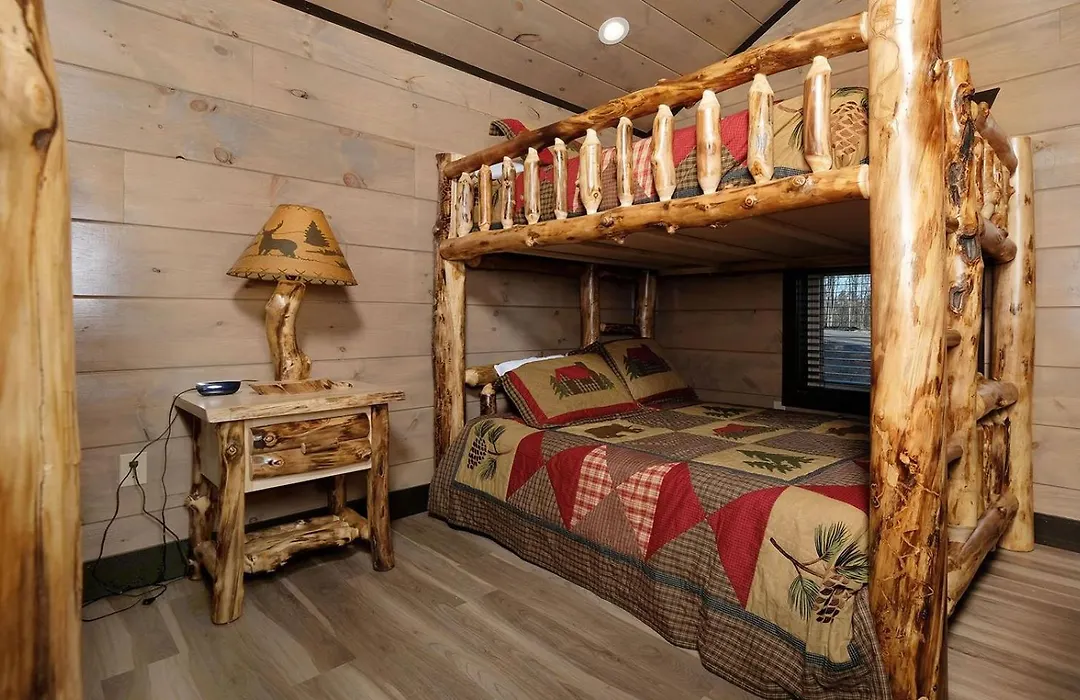 Hibernation Retreat - Luxury Pool & Mountain Views-1