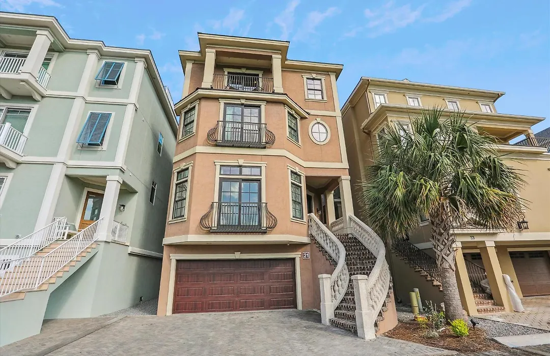21 Singleton Beach- Oceanfront, Pool, Private Beach Access! Free Activities Included-1