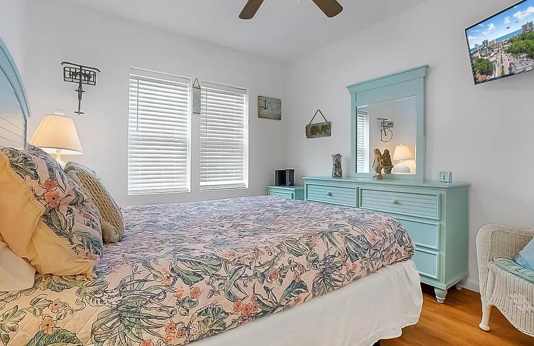 The Margaritaville House! Sleeps 13! Ocean Views And Rooftop Deck-1