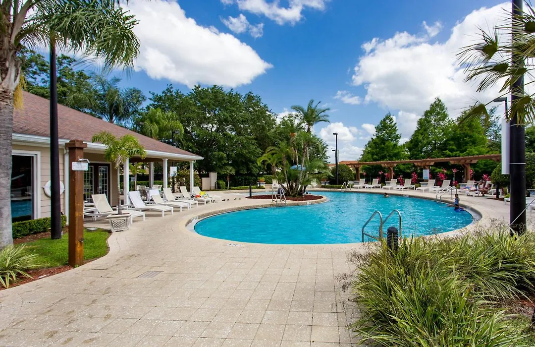 Home 4 Bedrooms - Sleeps 10 At Lucaya Vilage-1