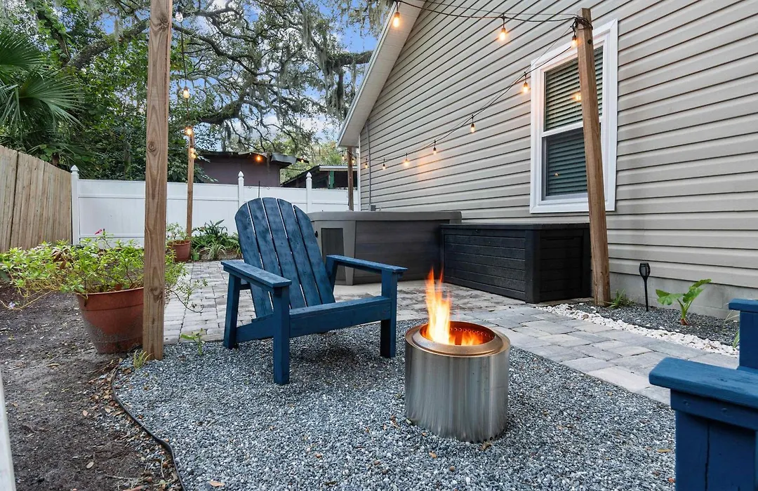 Peaceful Pearl Retreat- 5 Minutes To Downtown, 10 Minutes To Beach-1