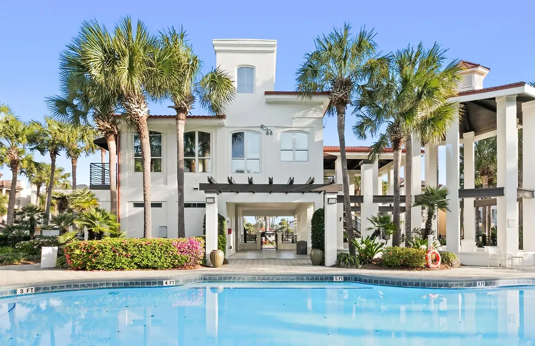 Luxury Community Pool, Hot Tub And Beach And Games-1
