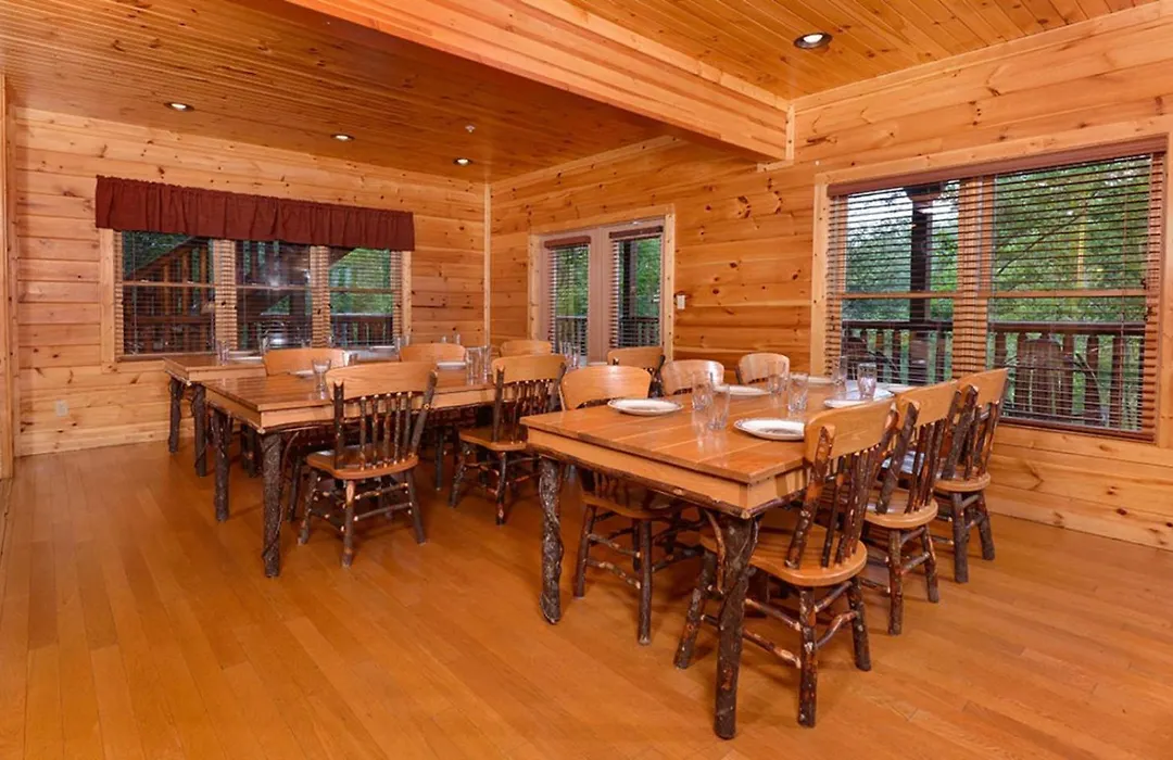 Theater! Pool Table! & Hot Tub! - Bearskin Lodge-1