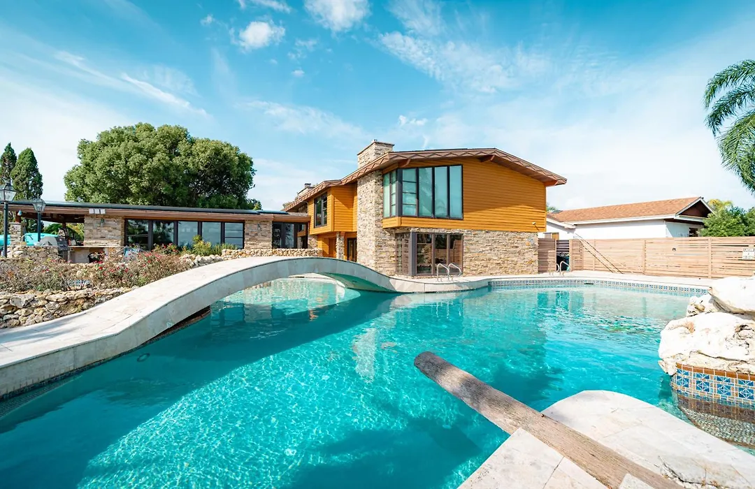 Luxury Lakefront 100,000 Gal Pool Villa - Orlando-1