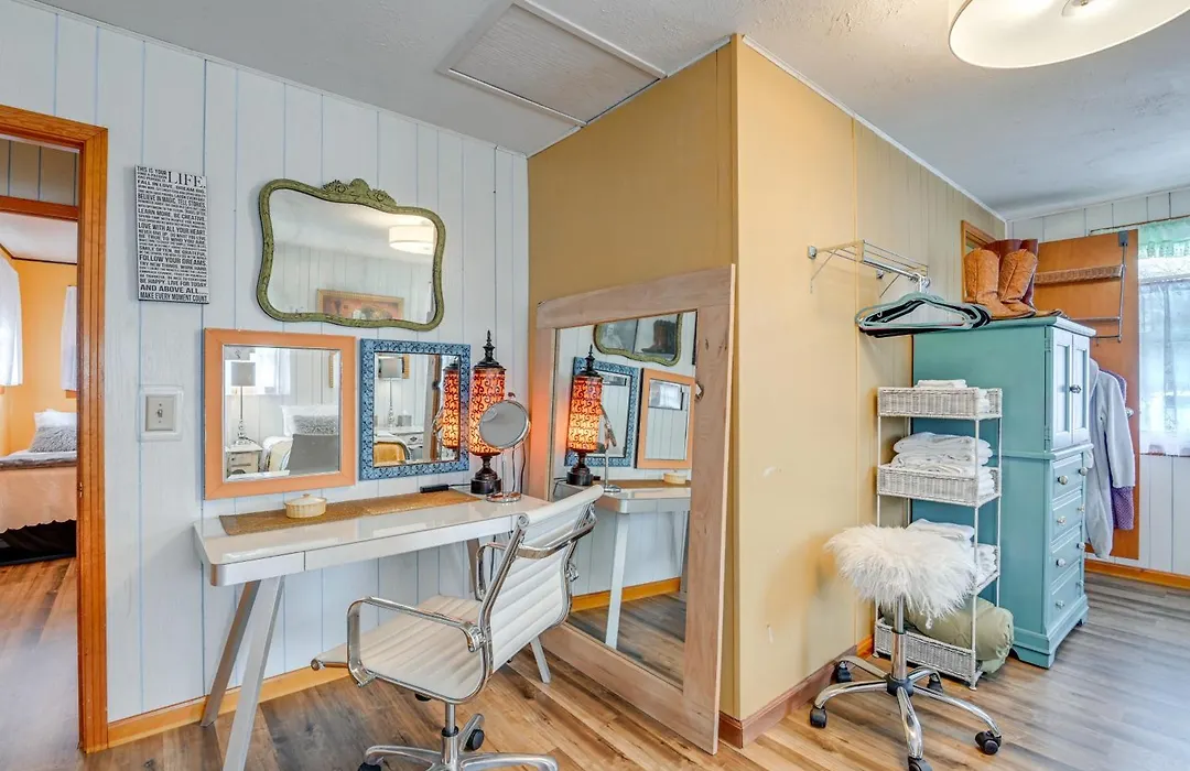 6 Mi To Downtown: 70S-Themed Home In Nashville!-1