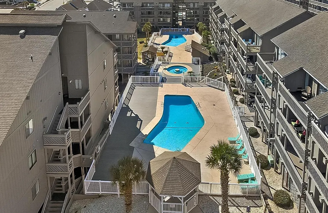 Two Bedroom Steps From The Beach! Shore Dr!-1