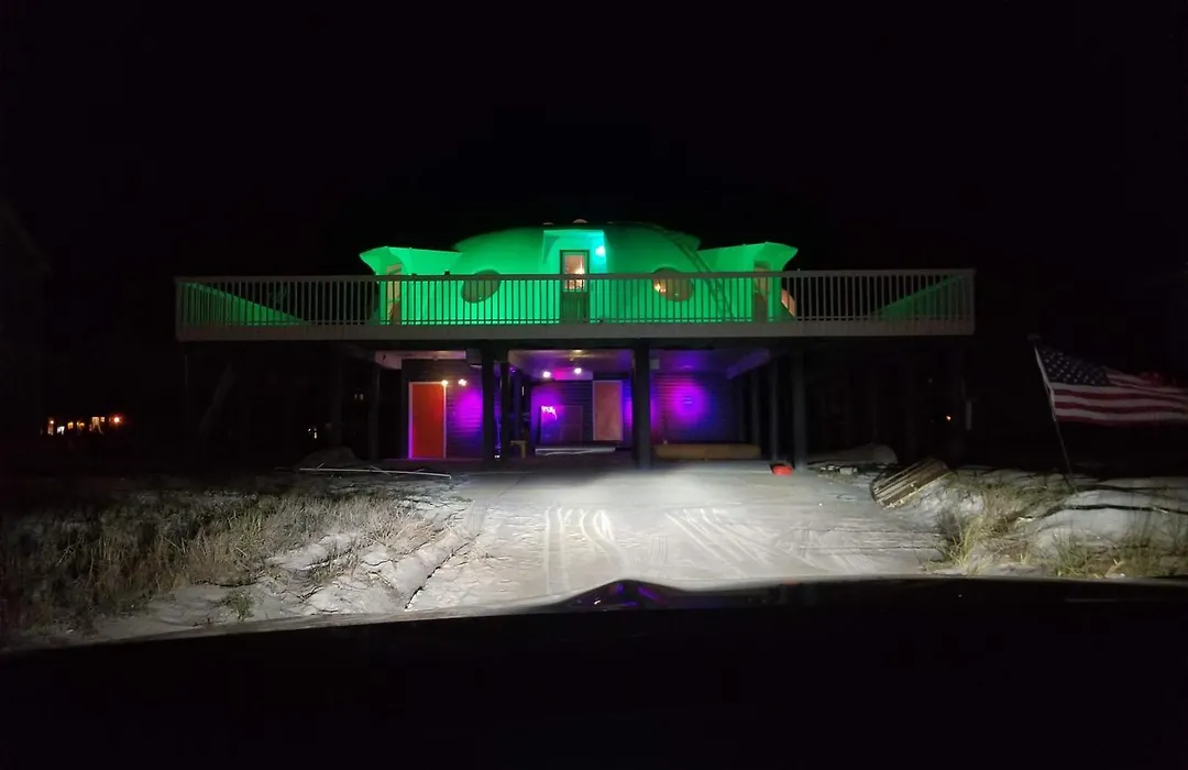 The Spaceship House!-1