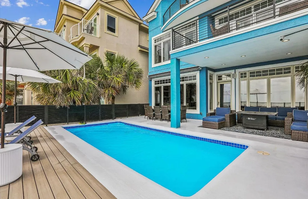 7 Singleton Beach Place- Oceanfront, Private Pool, Renovated, Free Activities Included-1