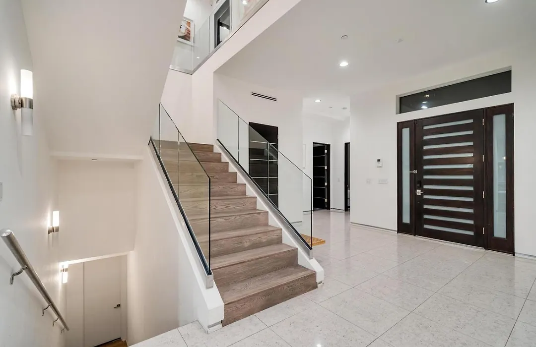 Travis Modern Mansion-1