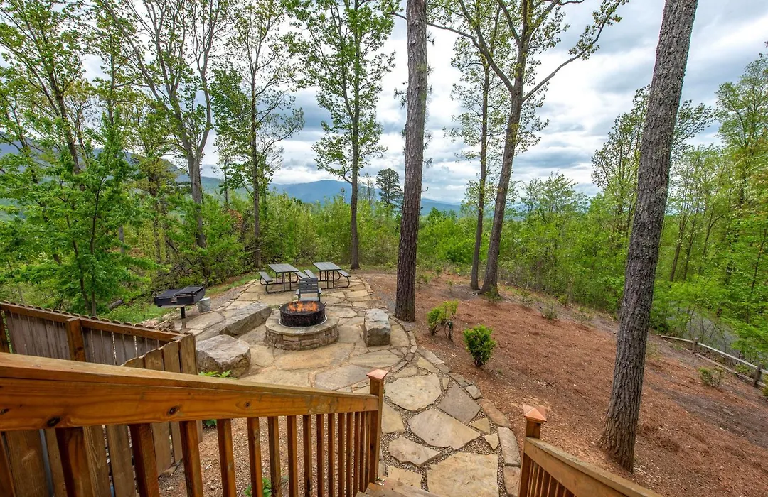 Dancing Bear Lodge By Stony Brook Cabins-1