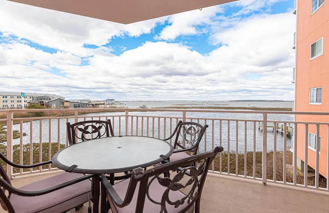 Spacious 3-Bedroom Condo At Sunset Bay Perfect For Families In Ocean City-1