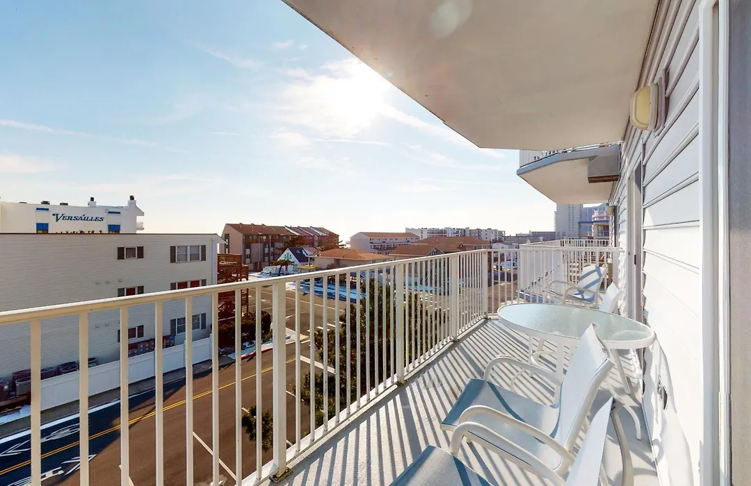 Ocean Break 109-1
