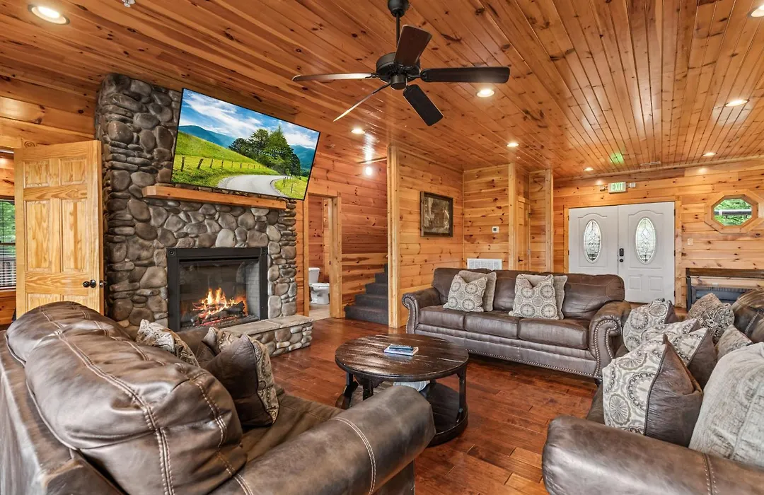 The Big Kahuna By Venture Smoky Mountains-1
