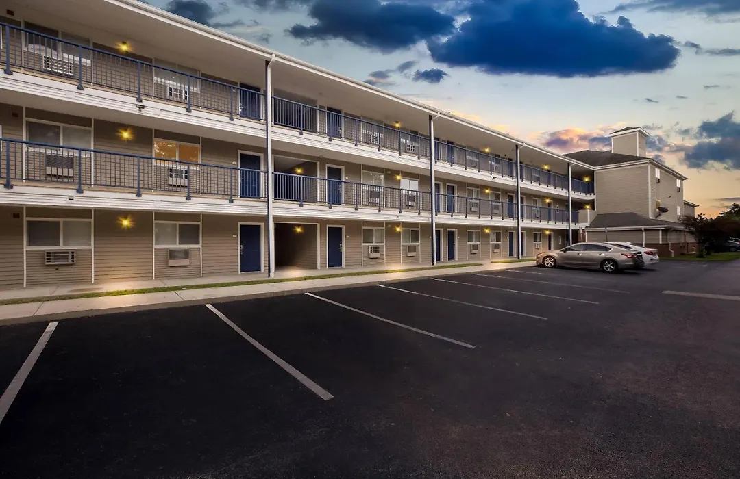 Birch Hill Suites - Lakeland-1