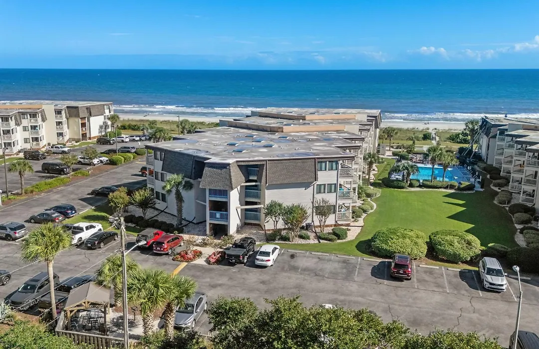 Stunning Oceanfront Condo - The Crows Nest-1